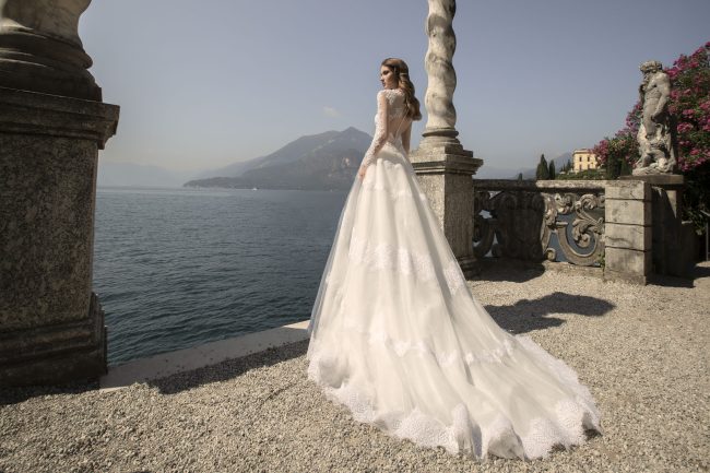 Mauro Lorenzo Fashion Photographer Advertising Campaign studio bridal altamoda handmade diamond lago como Whitedress Moodboard bridaldesigner luxury sposa artDirector woman pizzo coda villa monastero -1561 copia