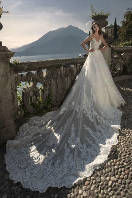 Mauro Lorenzo Fashion Photographer Advertising Campaign studio bridal altamoda handmade diamond lago como Whitedress Moodboard bridaldesigner luxury sposa artDirector woman pizzo coda villa monastero -1561 copia