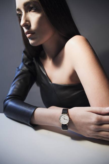 Mauro Lorenzo Fashion Photographer Advertising Campaign studio watch orologi madeinitaly handmade gioielli chrono classic Colours Moodboard Boutique Inspiration artDirector jewelry studio light gold silver blue leather
