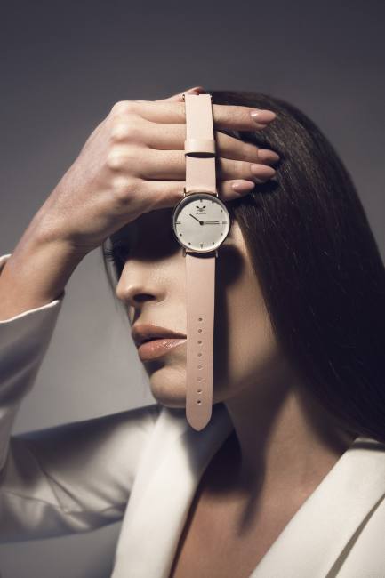Mauro Lorenzo Fashion Photographer Advertising Campaign studio watch orologi madeinitaly handmade gioielli chrono classic Colours Moodboard Boutique Inspiration artDirector jewelry studio light gold silver blue leather