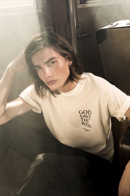 Mauro Lorenzo Fashion Photographer Advertising Campaign studio Hat Cappelli handmade marsem gentleman rocker rock  treno Moodboard biancoenero lindberg cinema Inspiration artDirector man train pants jacket