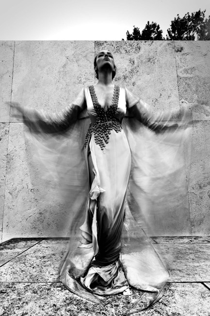 Obsessive Minimalism Fashion Editorial by Mauro Lorenzo Photographer