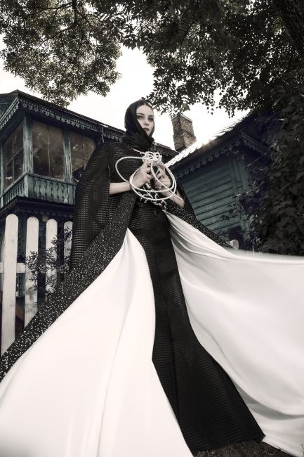 Mauro Lorenzo Fashion Photographer Fashion Editorial Haute Couture Black Dresses Management Moteris Inspiration Deconstruction Magazine 