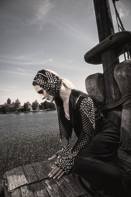 Mauro Lorenzo Fashion Photographer Fashion Editorial Haute Couture Black Dresses Management Moteris Inspiration Deconstruction Magazine 