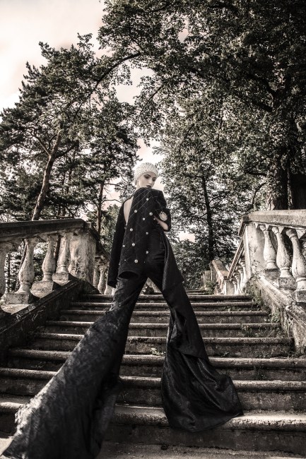 Mauro Lorenzo Fashion Photographer Fashion Editorial Haute Couture Black Dresses Management Moteris Inspiration Deconstruction Magazine 