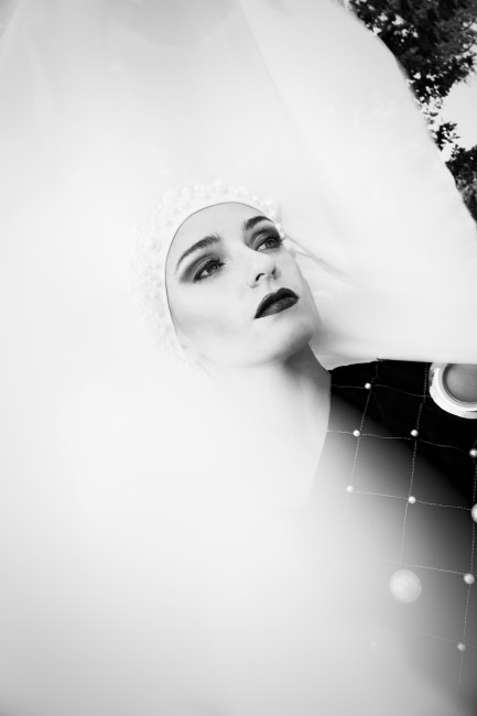 Mauro Lorenzo Fashion Photographer Fashion Editorial Haute Couture Black Dresses Management Moteris Inspiration Deconstruction Magazine 