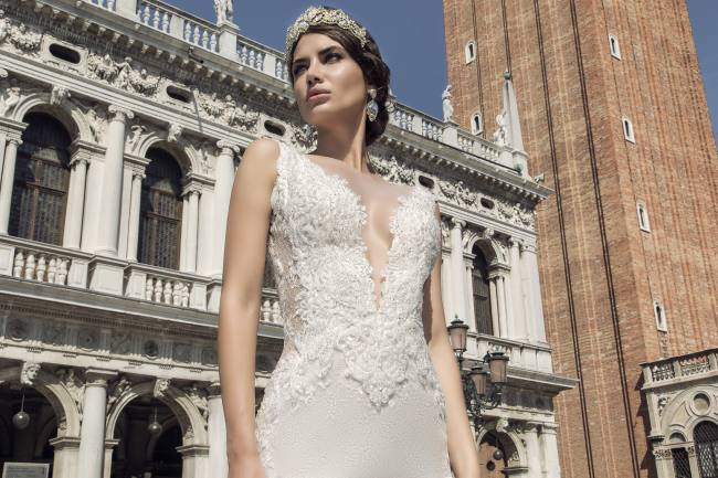 Mauro Lorenzo Fashion Editorial Fashion Photographer Bridal Alta Moda Magazine Agency Management Wedding Venezia Venice Gondola Shooting Top Brands Italian Photographer Inspiration Haute Couture 