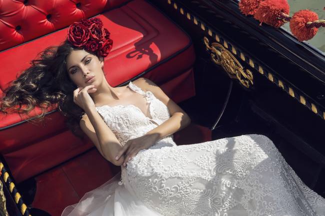 Mauro Lorenzo Fashion Editorial Fashion Photographer Bridal Alta Moda Magazine Agency Management Wedding Venezia Venice Gondola Shooting Top Brands Italian Photographer Inspiration Haute Couture 