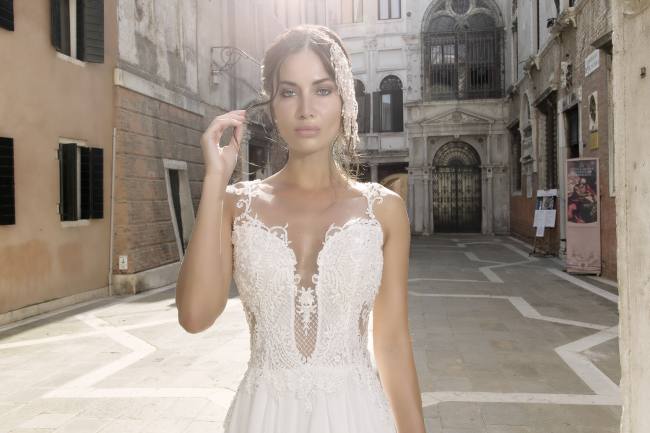 Mauro Lorenzo Fashion Editorial Fashion Photographer Bridal Alta Moda Magazine Agency Management Wedding Venezia Venice Gondola Shooting Top Brands Italian Photographer Inspiration Haute Couture 