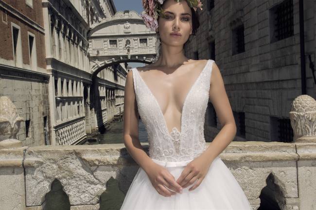 Mauro Lorenzo Fashion Editorial Fashion Photographer Bridal Alta Moda Magazine Agency Management Wedding Venezia Venice Gondola Shooting Top Brands Italian Photographer Inspiration Haute Couture 