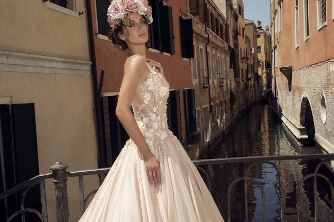 Mauro Lorenzo Fashion Editorial Fashion Photographer Bridal Alta Moda Magazine Agency Management Wedding Venezia Venice Gondola Shooting Top Brands Italian Photographer Inspiration Haute Couture 
