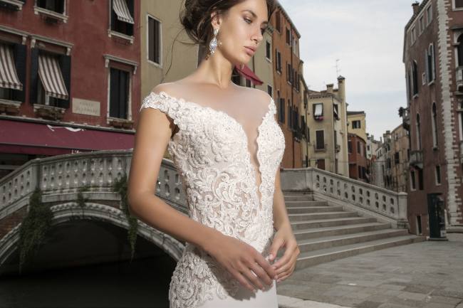 Mauro Lorenzo Fashion Editorial Fashion Photographer Bridal Alta Moda Magazine Agency Management Wedding Venezia Venice Gondola Shooting Top Brands Italian Photographer Inspiration Haute Couture 