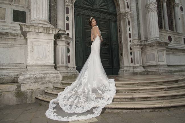 Mauro Lorenzo Fashion Editorial Fashion Photographer Bridal Alta Moda Magazine Agency Management Wedding Venezia Venice Gondola Shooting Top Brands Italian Photographer Inspiration Haute Couture 