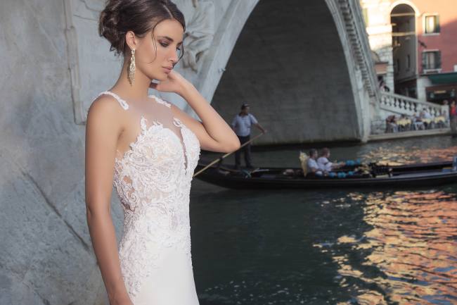 Mauro Lorenzo Fashion Editorial Fashion Photographer Bridal Alta Moda Magazine Agency Management Wedding Venezia Venice Gondola Shooting Top Brands Italian Photographer Inspiration Haute Couture 