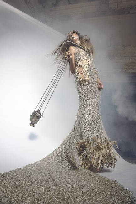 Mauro Lorenzo Fashion Editorial Fashion Photographer Paradiso Divina Commedia Magazine Agency Management Veil Inspiration Moodboard ArtDirector Trends Shooting Studio Haute Couture Dante Aligheri Danteday Altamoda Fotografiaitaliana 