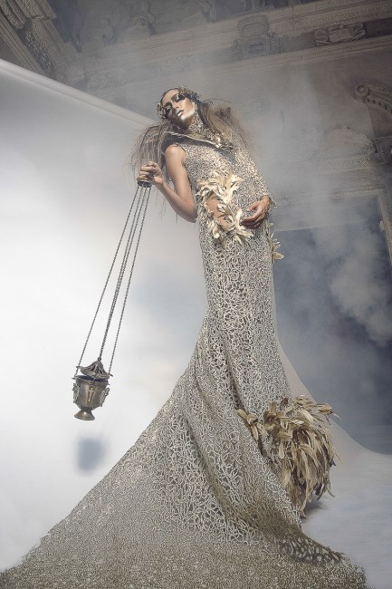 Mauro Lorenzo Fashion Editorial Fashion Photographer Paradiso Divina Commedia Magazine Agency Management Veil Inspiration Moodboard ArtDirector Trends Shooting Studio Haute Couture Dante Aligheri Danteday Altamoda Fotografiaitaliana 