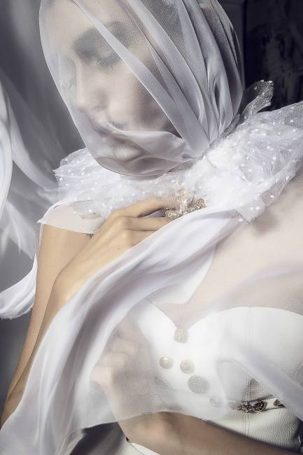 Mauro Lorenzo Fashion Editorial Fashion Photographer Paradiso Divina Commedia Magazine Agency Management Veil Inspiration Moodboard ArtDirector Trends Shooting Studio Haute Couture Dante Aligheri Danteday Altamoda Fotografiaitaliana 