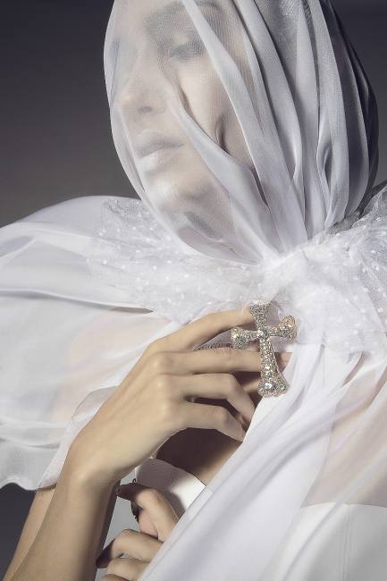 Mauro Lorenzo Fashion Editorial Fashion Photographer Paradiso Divina Commedia Magazine Agency Management Veil Inspiration Moodboard ArtDirector Trends Shooting Studio Haute Couture Dante Aligheri Danteday Altamoda Fotografiaitaliana 