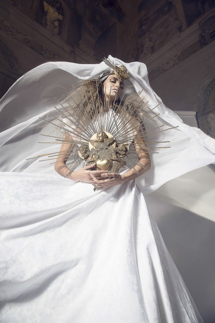 Mauro Lorenzo Fashion Editorial Fashion Photographer Paradiso Divina Commedia Magazine Agency Management Veil Inspiration Moodboard ArtDirector Trends Shooting Studio Haute Couture Dante Aligheri Danteday Altamoda Fotografiaitaliana 