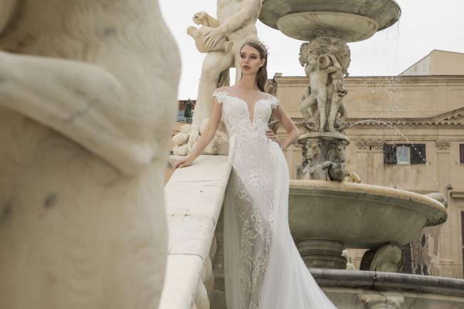 Mauro Lorenzo Fashion Editorial  FashionPhotographer Bridal Altamoda Magazine Sposa Management Wedding Palermo Piazzapretoria Hautecouture fashionshooting TopBrands ItalianPhotographer Inspiration Statue Piazzadellavergogna