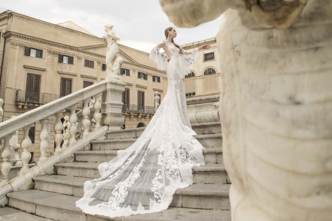 Mauro Lorenzo Fashion Editorial  FashionPhotographer Bridal Altamoda Magazine Sposa Management Wedding Palermo Piazzapretoria Hautecouture fashionshooting TopBrands ItalianPhotographer Inspiration Statue Piazzadellavergogna