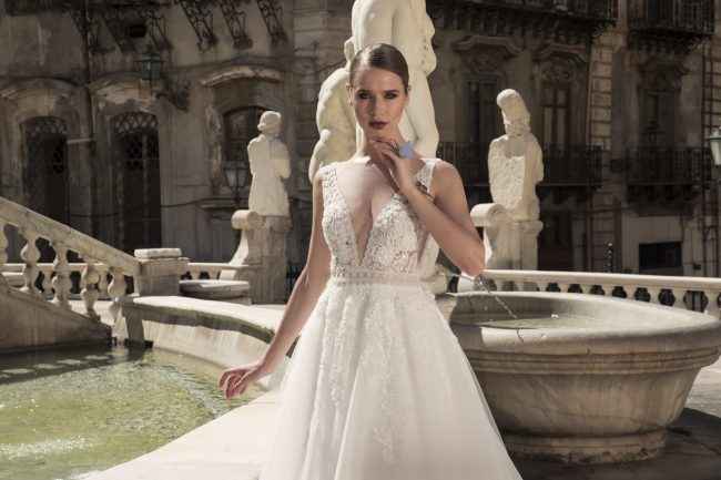 Mauro Lorenzo Fashion Editorial  FashionPhotographer Bridal Altamoda Magazine Sposa Management Wedding Palermo Piazzapretoria Hautecouture fashionshooting TopBrands ItalianPhotographer Inspiration Statue Piazzadellavergogna