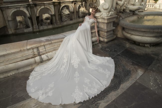 Mauro Lorenzo Fashion Editorial  FashionPhotographer Bridal Altamoda Magazine Sposa Management Wedding Palermo Piazzapretoria Hautecouture fashionshooting TopBrands ItalianPhotographer Inspiration Statue Piazzadellavergogna