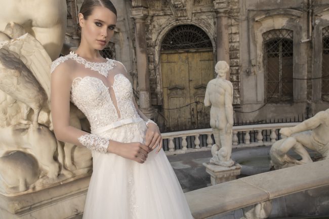 Mauro Lorenzo Fashion Editorial  FashionPhotographer Bridal Altamoda Magazine Sposa Management Wedding Palermo Piazzapretoria Hautecouture fashionshooting TopBrands ItalianPhotographer Inspiration Statue Piazzadellavergogna