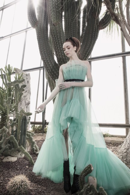 Mauro Lorenzo Fashion Editorial Photographer haute couture  Magazine Agency nature botanic garden press topmodel italian moodboard Inspiration sosud advertising mirror reflection secret