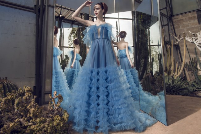 Mauro Lorenzo Fashion Editorial Photographer haute couture  Magazine Agency nature botanic garden press topmodel italian moodboard Inspiration sosud advertising mirror reflection secret