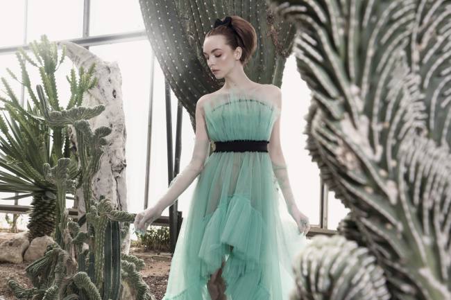 Mauro Lorenzo Fashion Editorial Photographer haute couture  Magazine Agency nature botanic garden press topmodel italian moodboard Inspiration sosud advertising mirror reflection secret