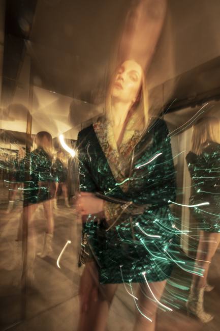 Mauro Lorenzo Fashion Editorial Photographer L'Officiel  Austria ToryBurch Burberry Balmain Inspiration Moodboard Moschino AlexandreVauthier Offwhite RedValentino Pretaporter HauteCouture Reflection Mirror RickOwens