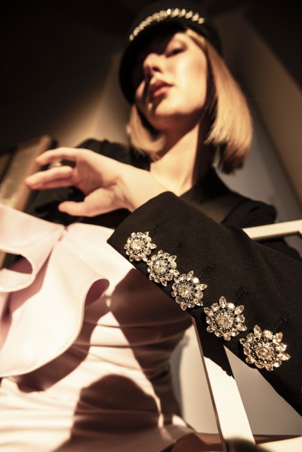 Mauro Lorenzo Fashion Editorial Photographer L'Officiel  Austria ToryBurch Burberry Balmain Inspiration Moodboard Moschino AlexandreVauthier Offwhite RedValentino Pretaporter HauteCouture Reflection Mirror RickOwens