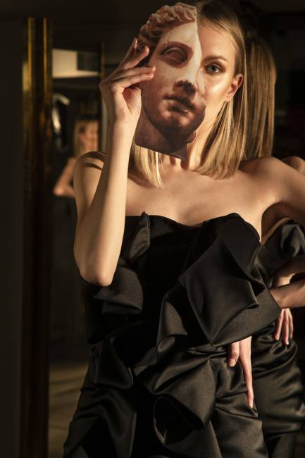 Mauro Lorenzo Fashion Editorial Photographer L'Officiel  Austria ToryBurch Burberry Balmain Inspiration Moodboard Moschino AlexandreVauthier Offwhite RedValentino Pretaporter HauteCouture Reflection Mirror RickOwens