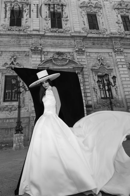 Mauro Lorenzo Fashion Photographer Fashion Editorial Officiel India Lofficiel Magazine Top Brand Haute Couture Bridal Rosaclarà Jesus Peiro Hat Inspiration Veil Architecture Colour Movement 